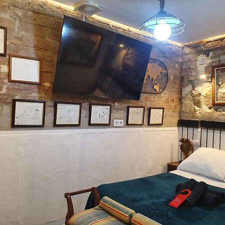 Studio Or Rooms With Private Bathroom Or Rooms With Shared Bathroom Barcellona Esterno foto