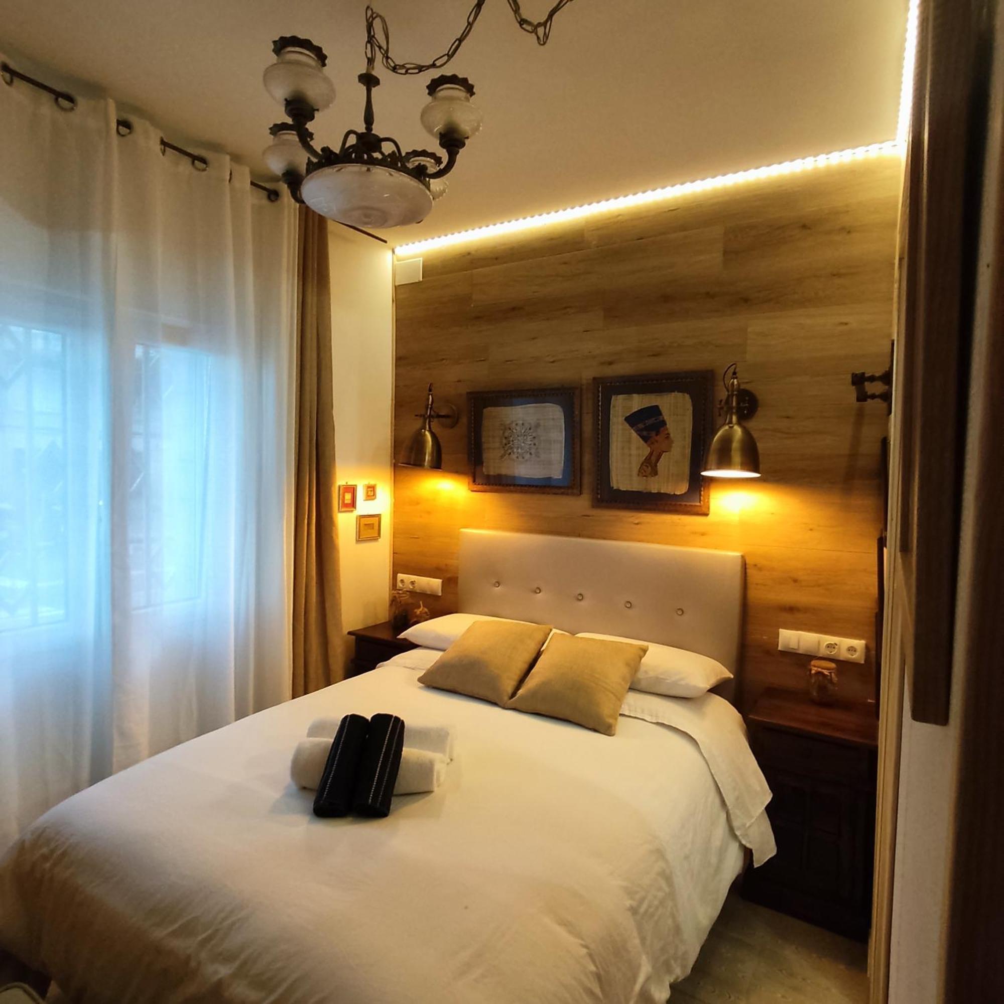 Studio Or Rooms With Private Bathroom Or Rooms With Shared Bathroom Barcellona Esterno foto