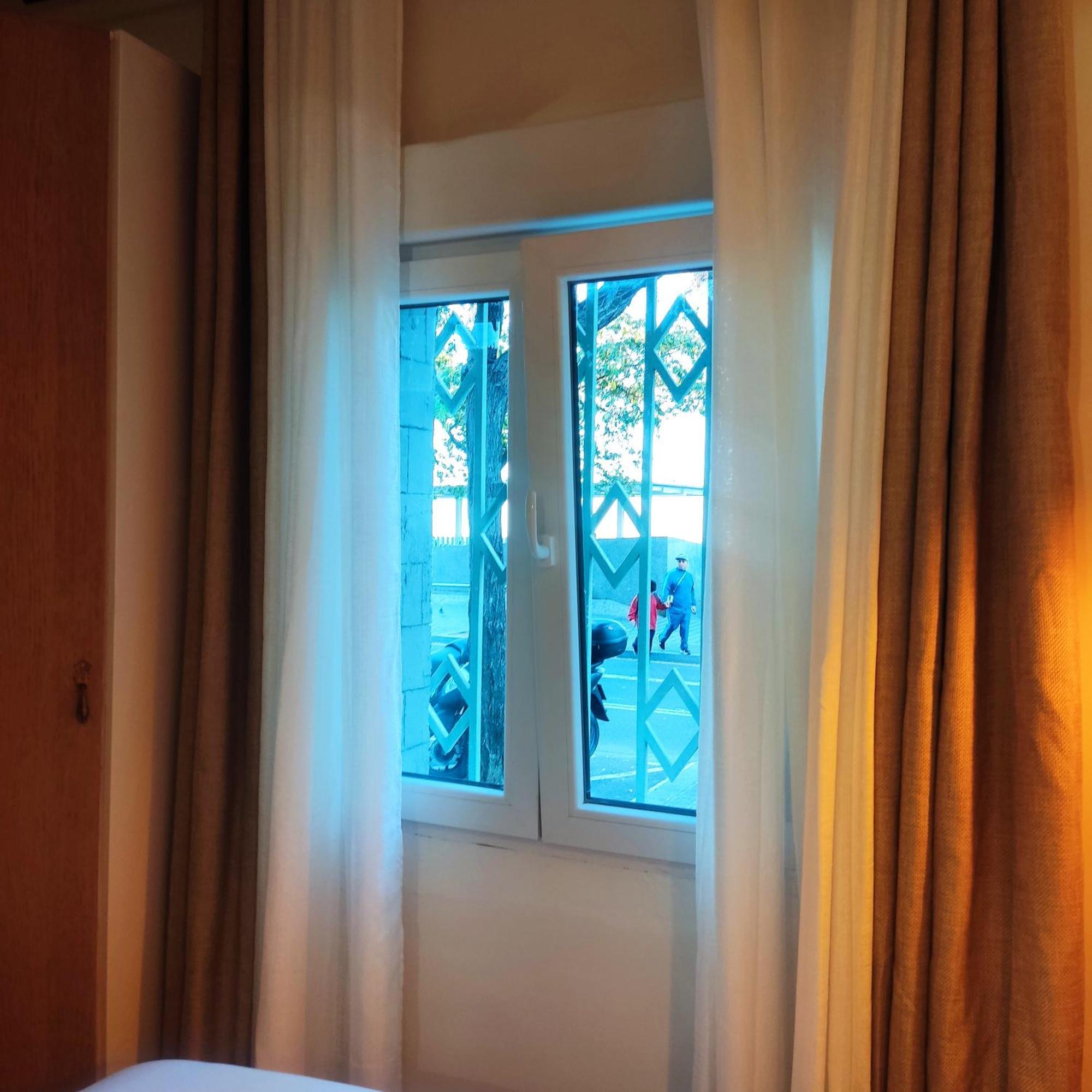Studio Or Rooms With Private Bathroom Or Rooms With Shared Bathroom Barcellona Esterno foto