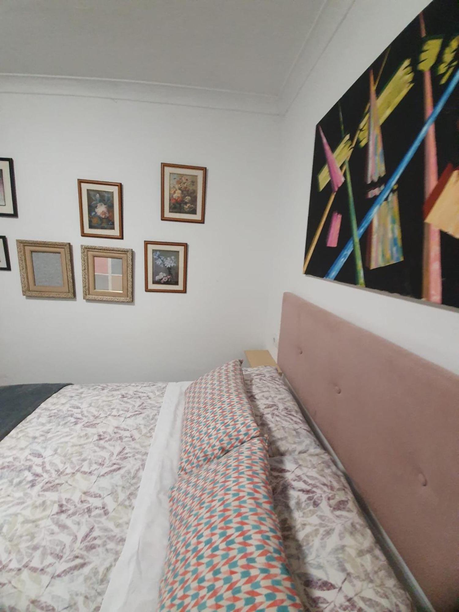 Studio Or Rooms With Private Bathroom Or Rooms With Shared Bathroom Barcellona Esterno foto
