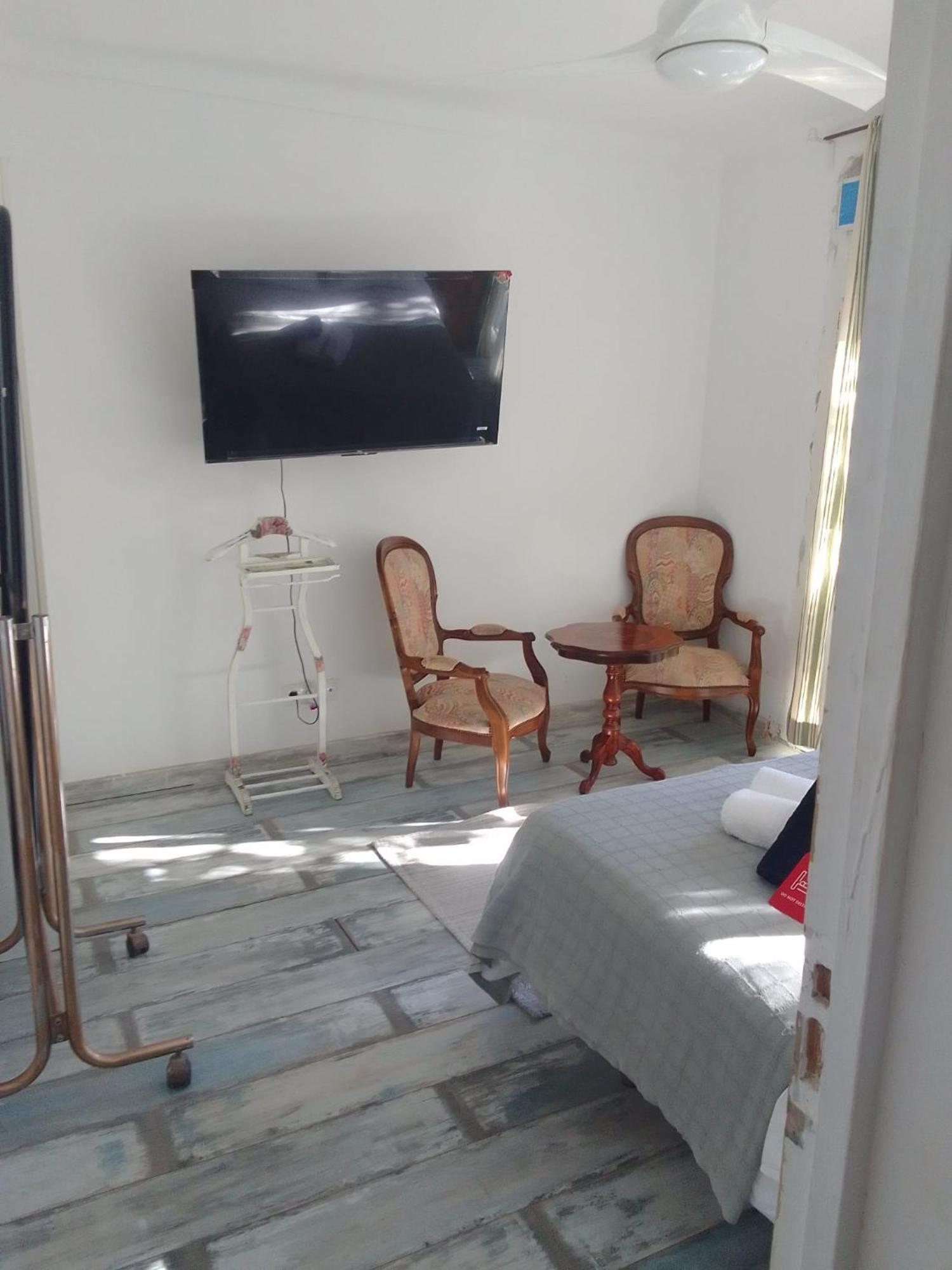 Studio Or Rooms With Private Bathroom Or Rooms With Shared Bathroom Barcellona Esterno foto