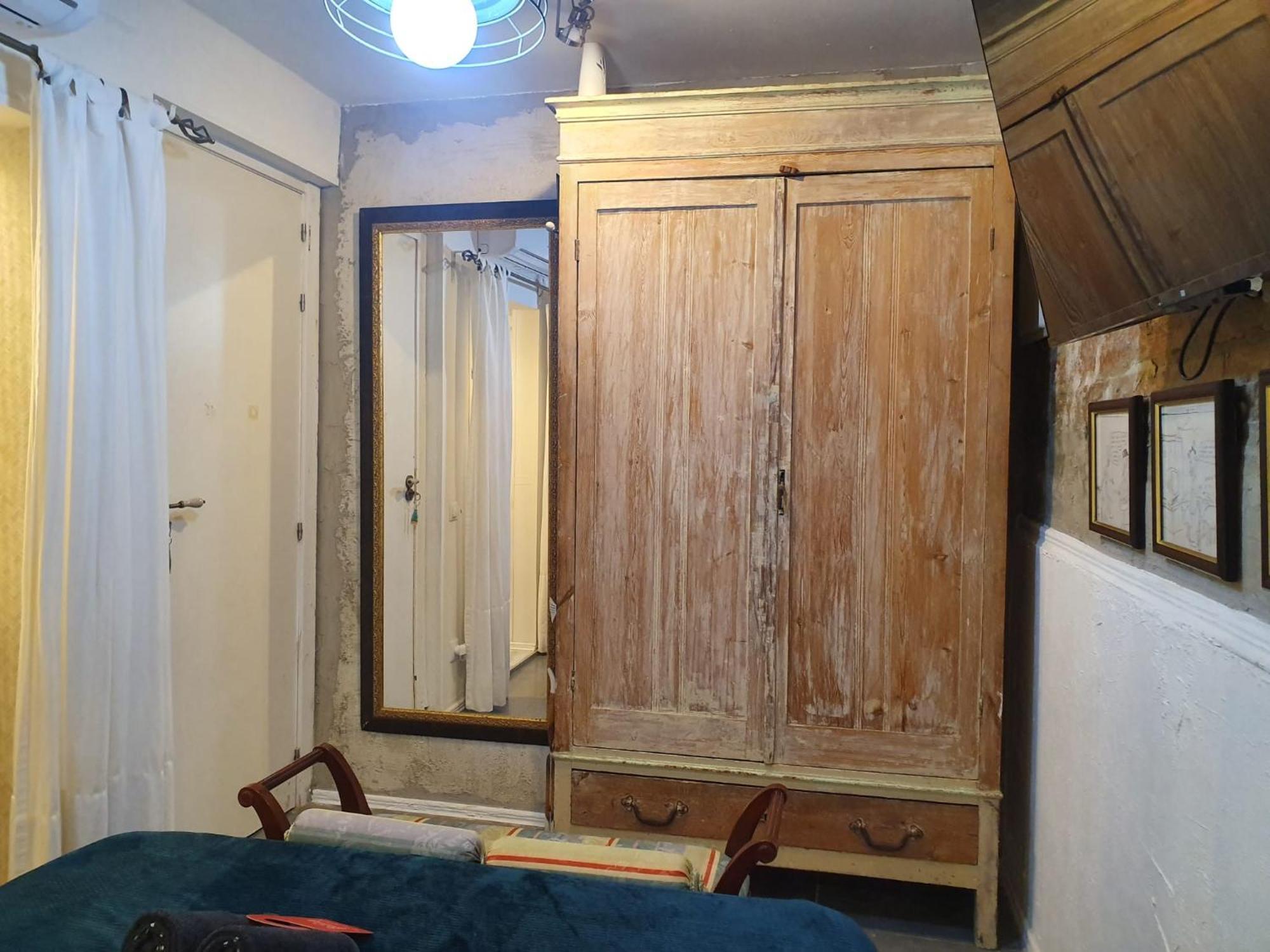 Studio Or Rooms With Private Bathroom Or Rooms With Shared Bathroom Barcellona Esterno foto